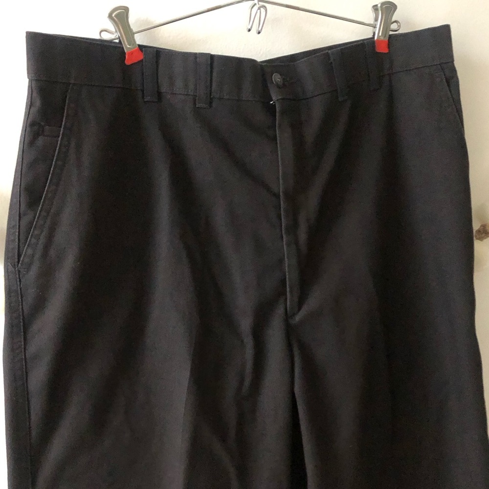 Haggar Casuals Black Plants 38 X 32 No Iron Cotton Pants - Picture 2 of 9